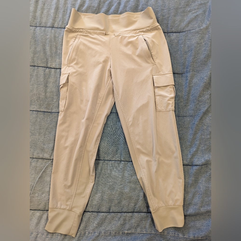 Athleta Chelsea light Gray